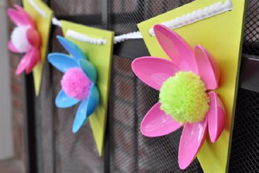 Reuse Plastic Spoons In 16 Inventive Ways