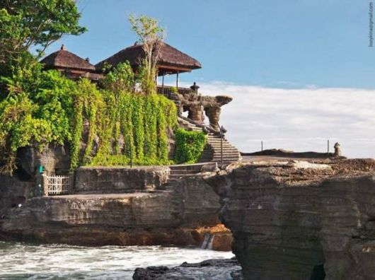 Pura Tanah - A Sea Temple in Bali