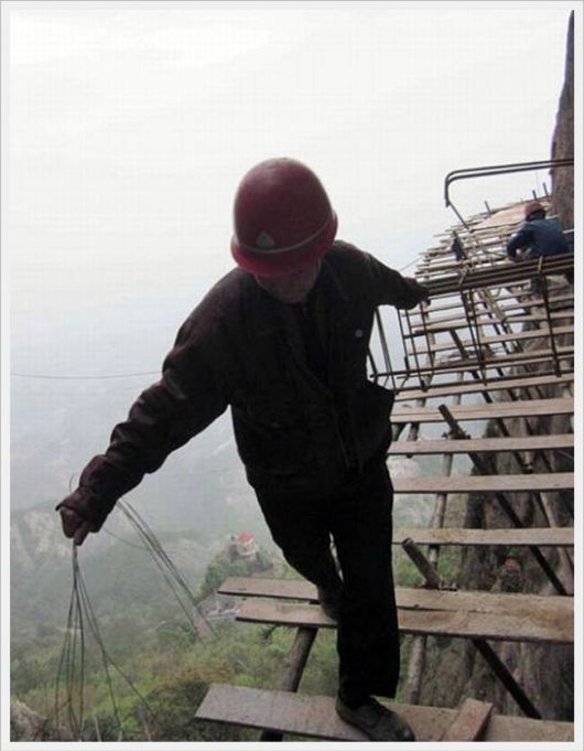 Brave Chinese Workers