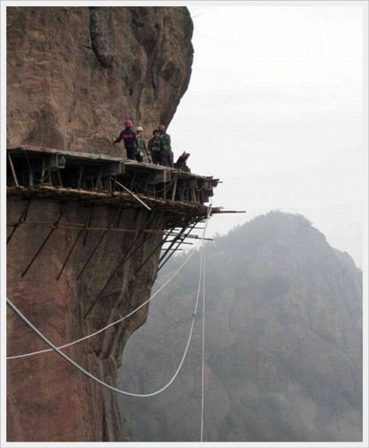 Brave Chinese Workers