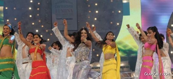 Priyanka Chopra Performs at Femina Miss India