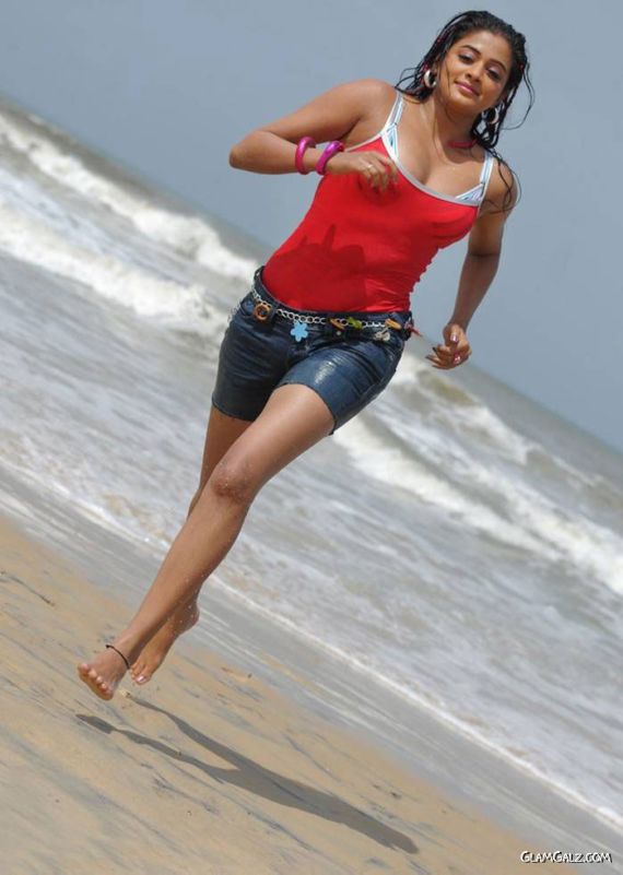 Hotty Priyamani Beach Photoshoot