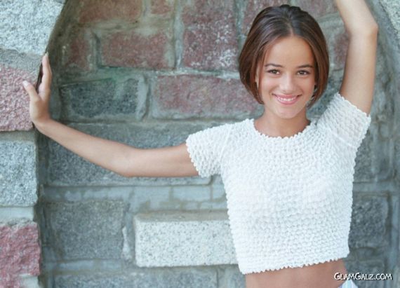 Click to Enlarge - Beautiful Singer Alizee Wallpapers