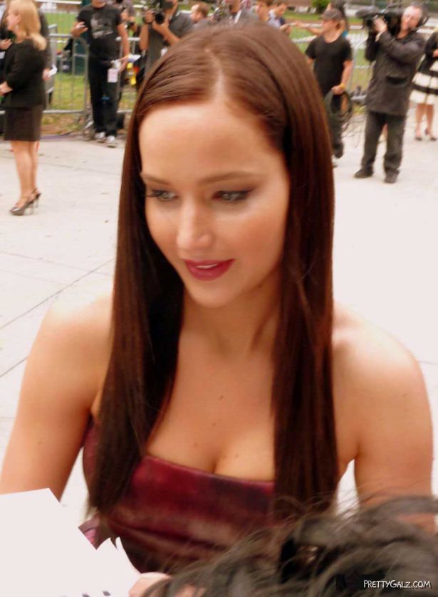 Jennifer Lawrence Stylish Photos