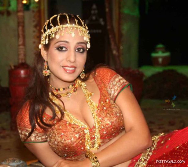 Mahie Gill Exclusive Photo Gallery