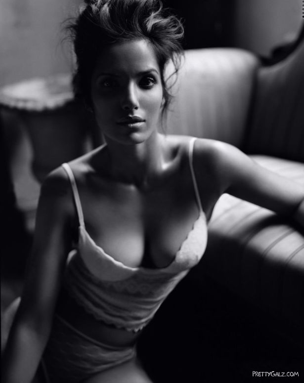 Padma Lakshmi Stylish Photos