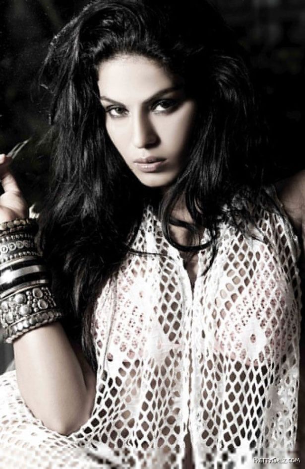 Actress Veena Malik Exclusive Photo Gallery